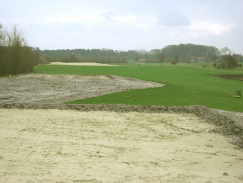 Die günstige Witterung im frühen Dezember 2006 erlaubt weiterhin die Fortsetzung der Baumaßnahmen, so daß das gesamte Projekt hervorragend im Zeitplan liegt...